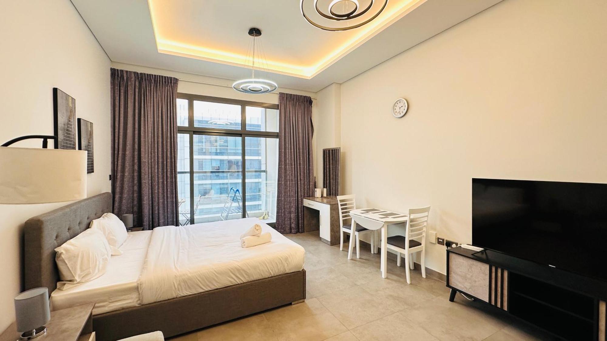 Luxury Business Bay With Balcony And Free Parking By Belvilla Ferienhaus
