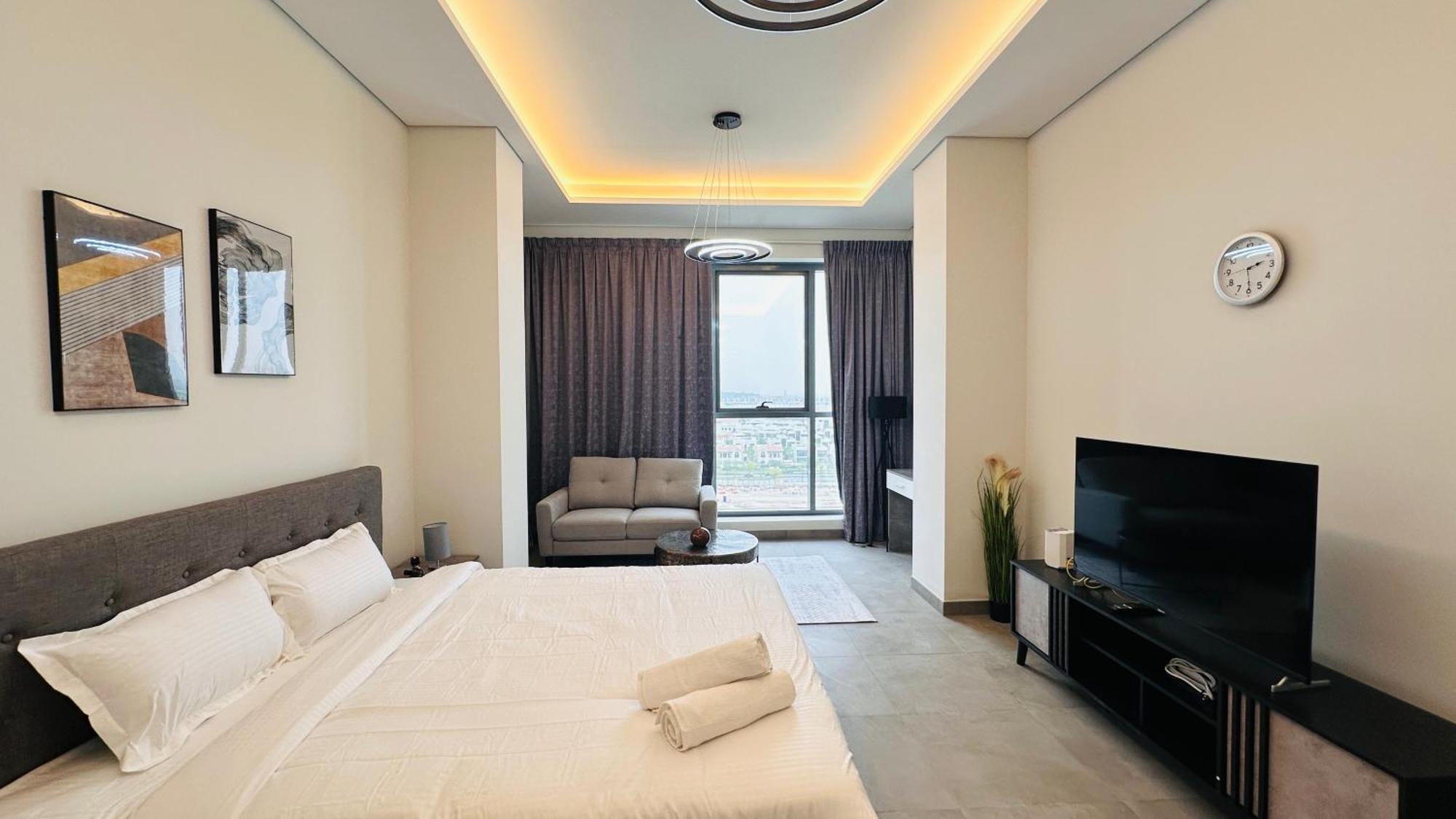 Ferienhaus Luxury Business Bay With Balcony And Free Parking By Belvilla