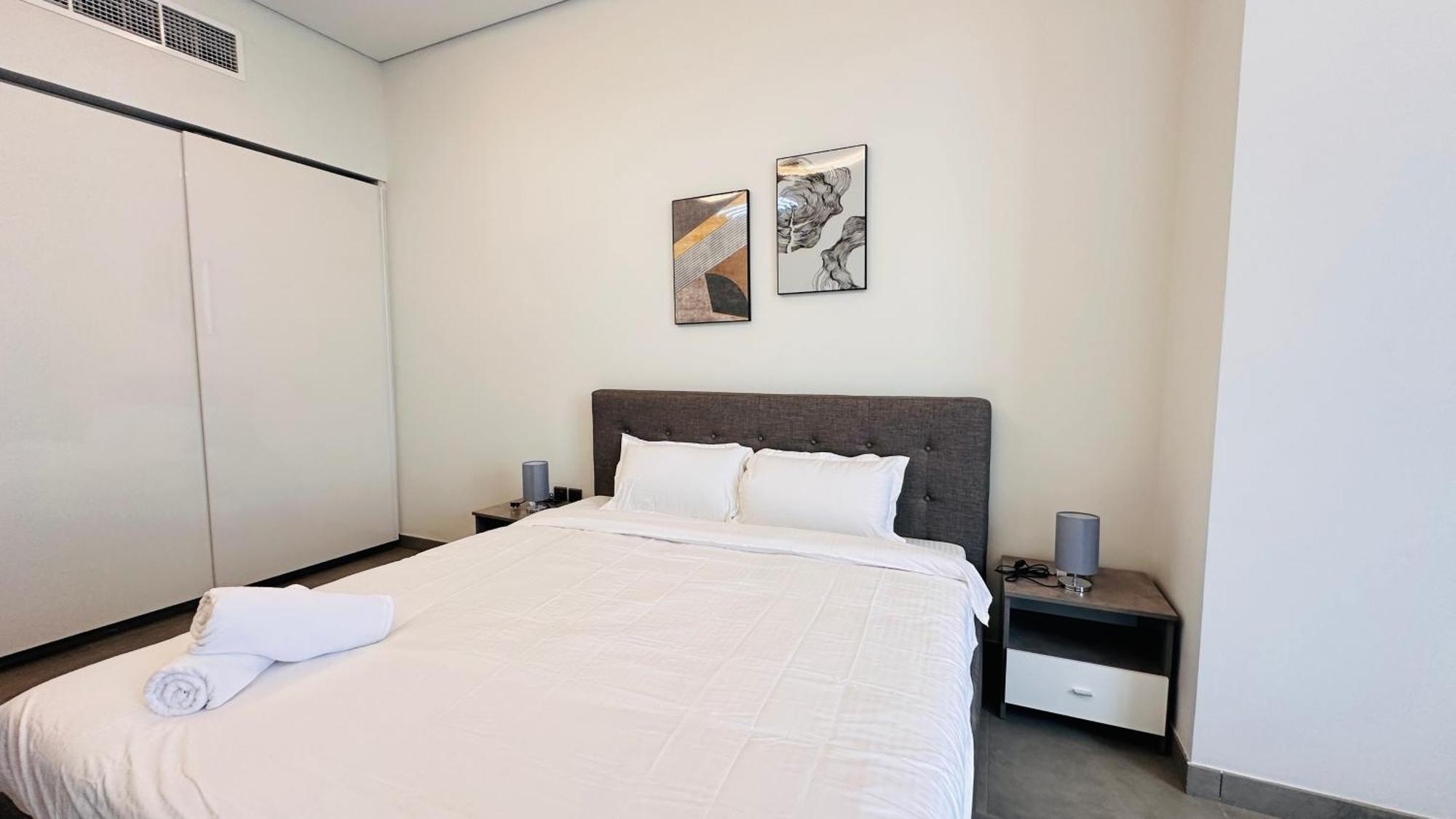 Ferienhaus Luxury Business Bay With Balcony And Free Parking By Belvilla *