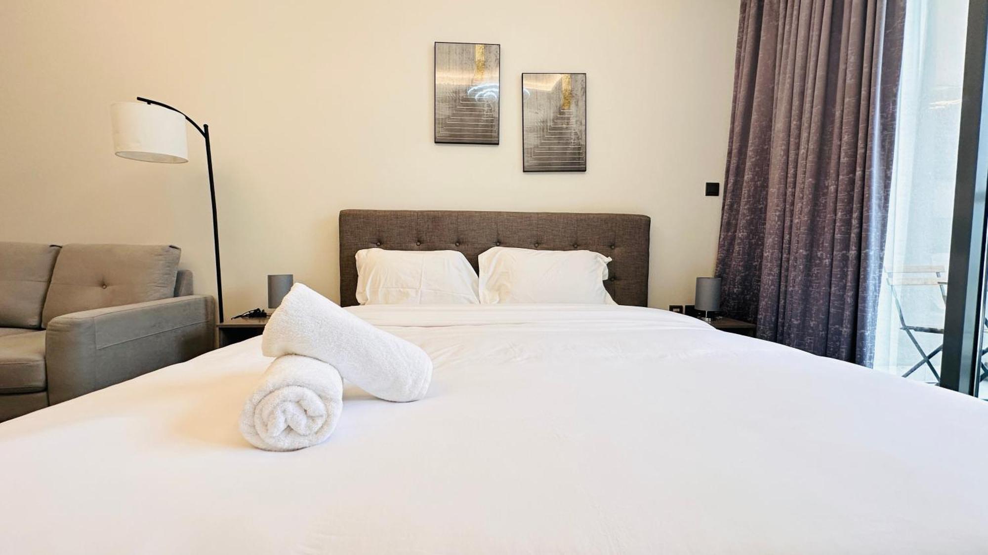 Luxury Business Bay With Balcony And Free Parking By Belvilla Ferienhaus Dubai